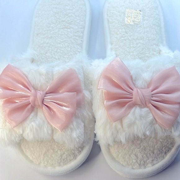 LAST PAIR Fluffy Pink Bowknot Bow Slides Slippers with EVA Soles Sz 7/8 Women’s - Picture 5 of 7